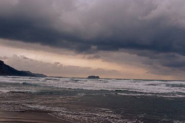 Calm before the storm - Woeste Ionische Zee - Kalamaki Beach, Zakynthos - Griekenland Reisfotografie van Irmgard Averesch