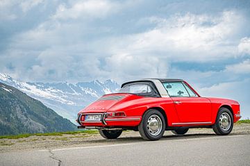 Porsche 912 Targa klassischer Sportwagen in den Alpen von Sjoerd van der Wal Fotografie