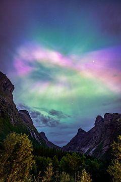 Aurora Borealis boven Trollstigen van Bart Berendsen