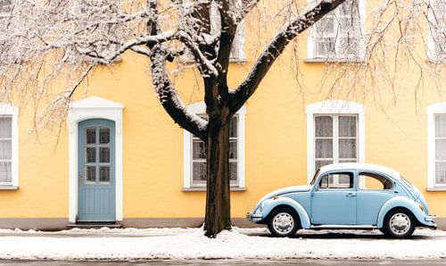 Sneeuw dag in een Gele Straat