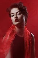 In Roter Stille – Fine Art Porträtfotografie
