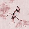 Eleganter japanischer Vogel auf Zweig im Sumi-e-Stil - Korallenrosa von Studio Pieternel
