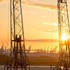 zonsondergang in de Rotterdamse haven van Diana Edwards
