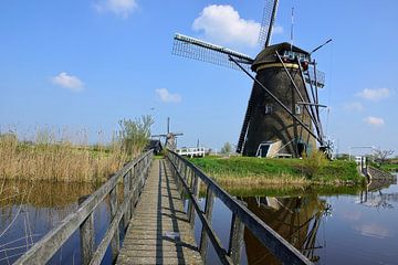 Brug naar molen Nederwaard #5 van Frank's Awesome Travels