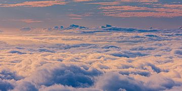 Zonsondergang boven de Wolken van Henk Meijer Photography