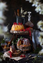 Tulbant cakes in brocante style. by Marga Goudsbloem