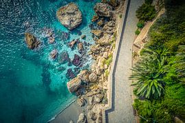 Path along the sea by Bernardine de Laat