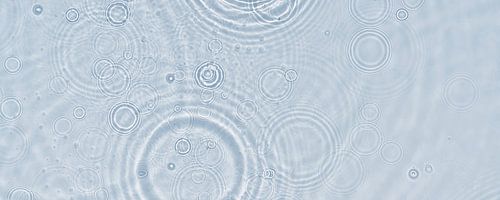 goutte de pluie cercle d'en haut abstrait bleu clair sur Dörte Bannasch