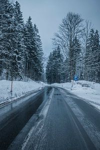 Verschneite Straße von Lars Stoof