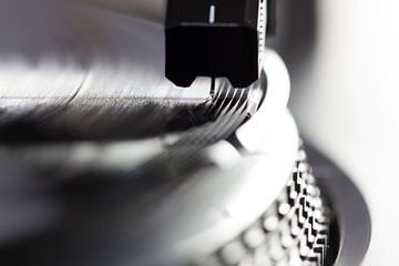 Vinyl speler stylus close up van Jane van Bostelen
