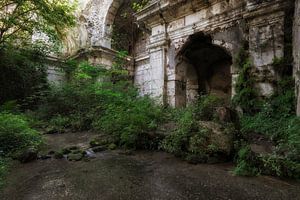 Kirche Die Natur übernimmt 2 von Kirsten Scholten