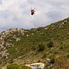Paragliden boven het strand van het Griekse eiland Lefkada van Shot it fotografie