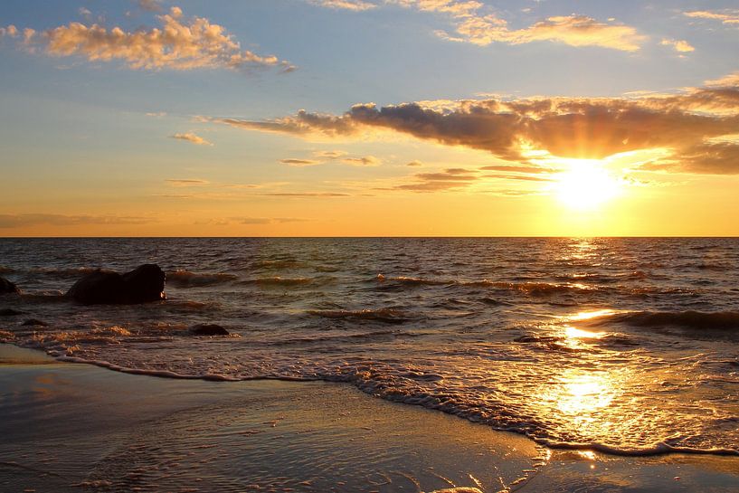 Een prachtige zonsondergang van Ostsee Bilder