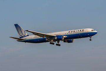 United Boeing 767-300 in oud United kleurenschema. van Jaap van den Berg