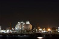 Night industry in the Port by Guido Akster thumbnail