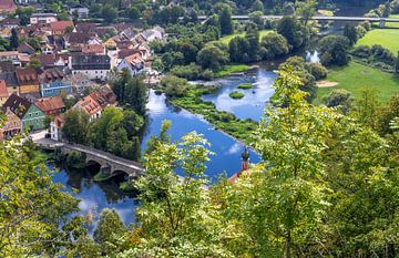 Uitzicht over het idyllische dorpje Kallmünz van ManfredFotos