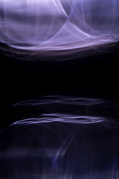 Mysteriöses Abstraktes in Lila von Greetje van Son