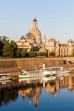 Raddampfer und Frauenkirche in Dresden