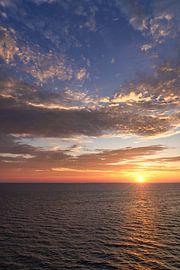 L'aube sur le Skagerrak | Un lever de soleil enchanteur en mer sur Dylan Winter Visuals