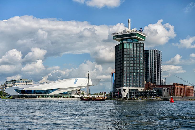 ADAM-toren en EYE museum von Peter Bartelings