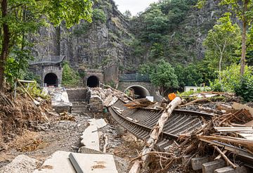 Nach dem Hochwasser in Altenahr von Heinz Grates