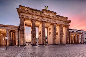 Sonnenaufgang am Brandenburger Tor, Berlin, Deutschland