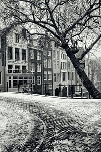 Au coin du Gaardbrug près de l'Oudegracht à Utrecht en hiver.  (Utrecht2019@40mm nr 23) sur André Blom Fotografie Utrecht