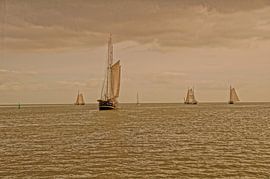 Zeilschepen op het IJsselmeer by Gert Bultman