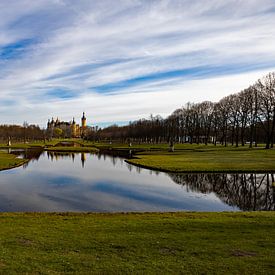 Wolken im Spiegel des Kreuzkanals von Holger Felix