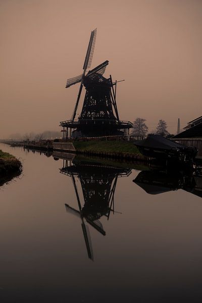 Verbrande Molen van Oscar van Crimpen