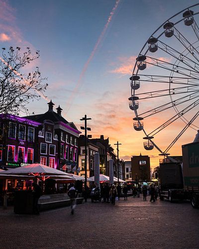 Wintergoud op de Grote Markt: Groningen in Feestelijke Glorie