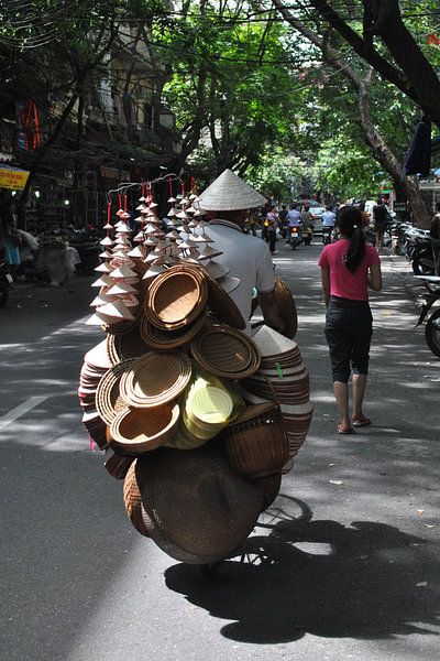 Vietnam Hat Seller  von Charlotte van Noort