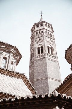 Een prachtige kathedraal uit de 17e eeuw, in Zaragoza. van Fotografia Elegante