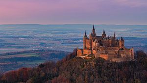 Burg Hohenzollern bei Sonnenuntergang, Baden-Württemberg, Deutschland