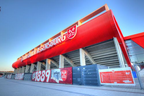 Jahnstadion Regensburg in de zomer