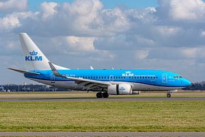 KLM Boeing 737-700 landet in der Polderbaan.