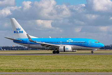 KLM Boeing 737-700 is geland op de Polderbaan. van Jaap van den Berg