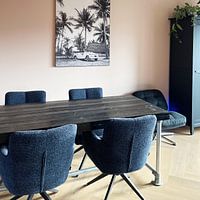 Photo de nos clients: Palmiers avec voiture photo noir et blanc par Dagmar Pels, sur ArtFrame