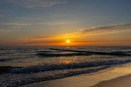Sonnenuntergang am Strand auf Usedom von Animaflora PicsStock
