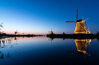 Daar bij de waterkant... ( zonsondergang bij Kinderdijk)  van Hans Brinkel thumbnail