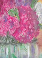 Hortensia rose dans un vase transparent