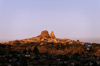 Kappadokien leuchtet bei Sonnenaufgang golden