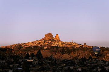 Cappadocië’s gouden gloed bij zonsopgang