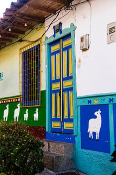 La porte colorée de Guatapé