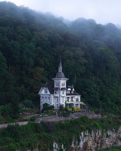 Statig Huis in Groene Omgeving in België: Een Rustieke Oase