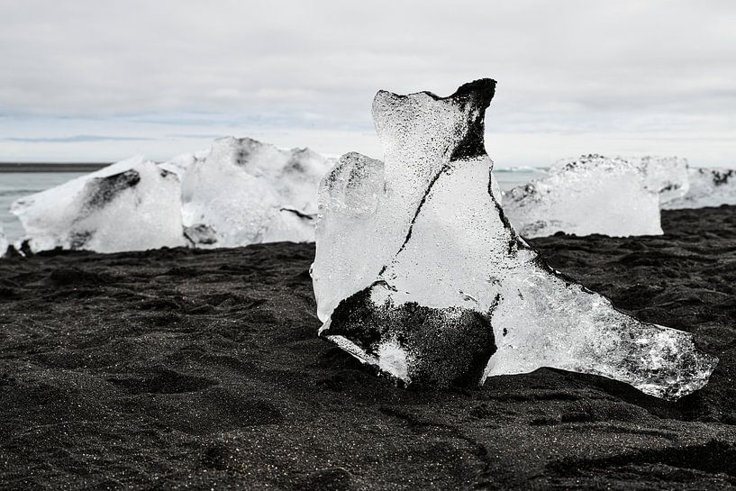 Bloc de glace sur la plage par Robert Styppa