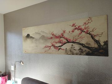 Klantfoto: Kersenbloesem voor mistige bergtoppen Japandi panorama van Digitale Schilderijen