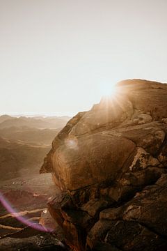 Sonnenaufgang auf dem Mosesberg in Ägypten (Wüste Sinai)