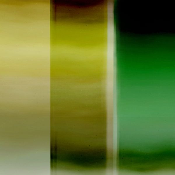 Multicolor metallic abstract in groen, zeewiergroen, mosterdgeel. Neon verloop . van Dina Dankers
