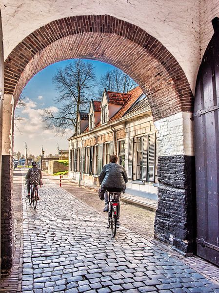De centrale entreepoort van het voormalige Zuyderzee stadje Elburg by Harrie Muis